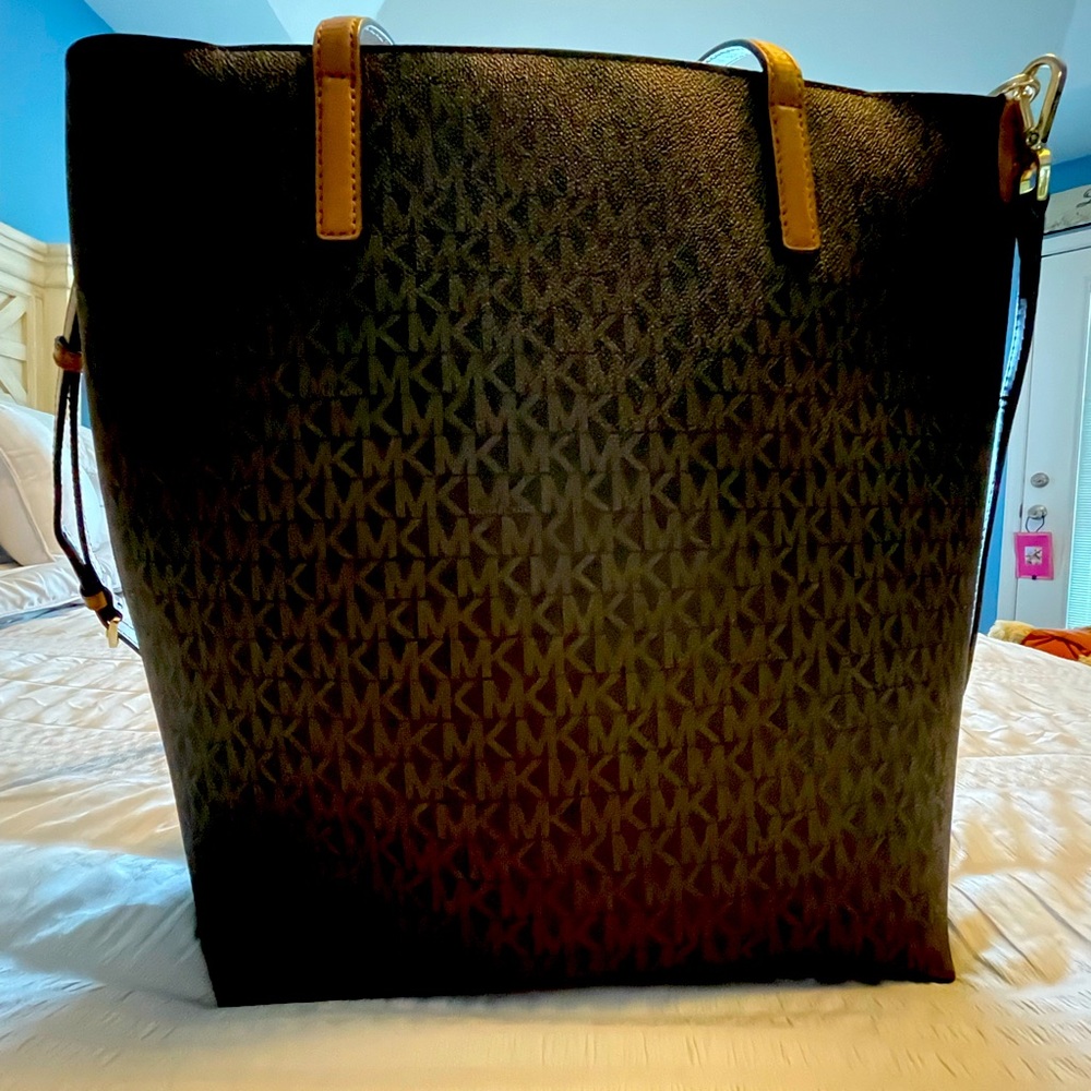 Michael Kors Shoulder Tote